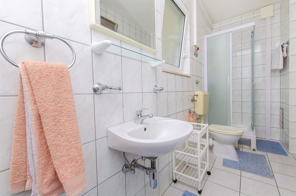 Apartments And Rooms Iva โตรกีร์ ภายนอก รูปภาพ
