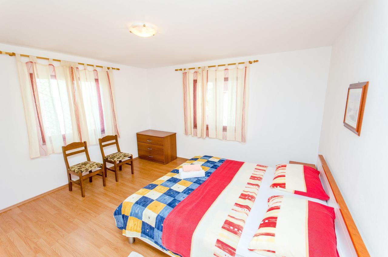 Apartments And Rooms Iva โตรกีร์ ภายนอก รูปภาพ